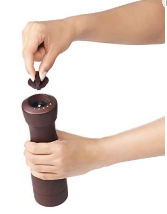 OXO Good Grips Classic Wood Salt & Pepper Mill Set, Furniture & Home Living, Kitchenware