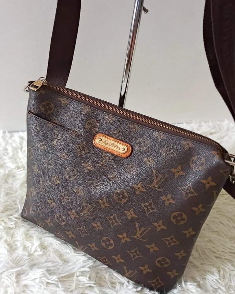 Lv 2025 banana bag