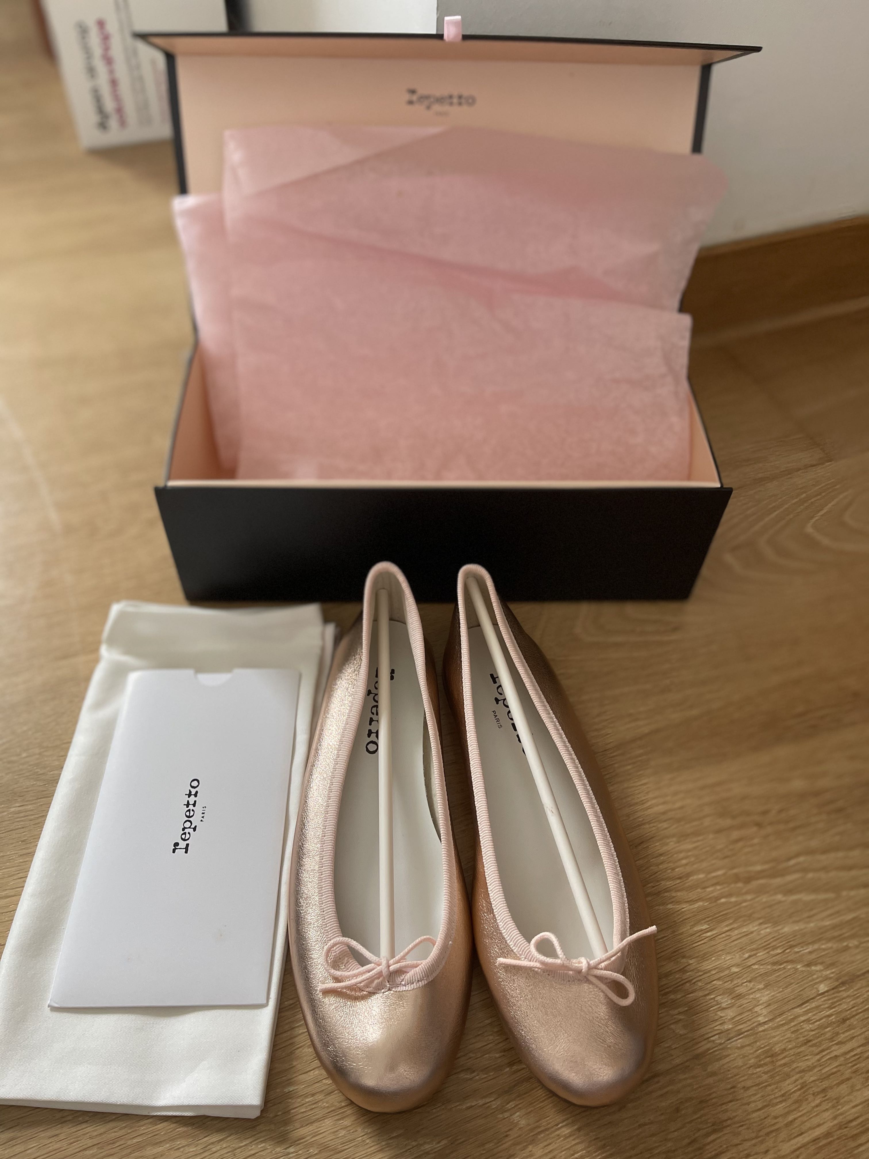 Repetto rose gold ballet flats BNIB made in France size 35.5 rrp 600