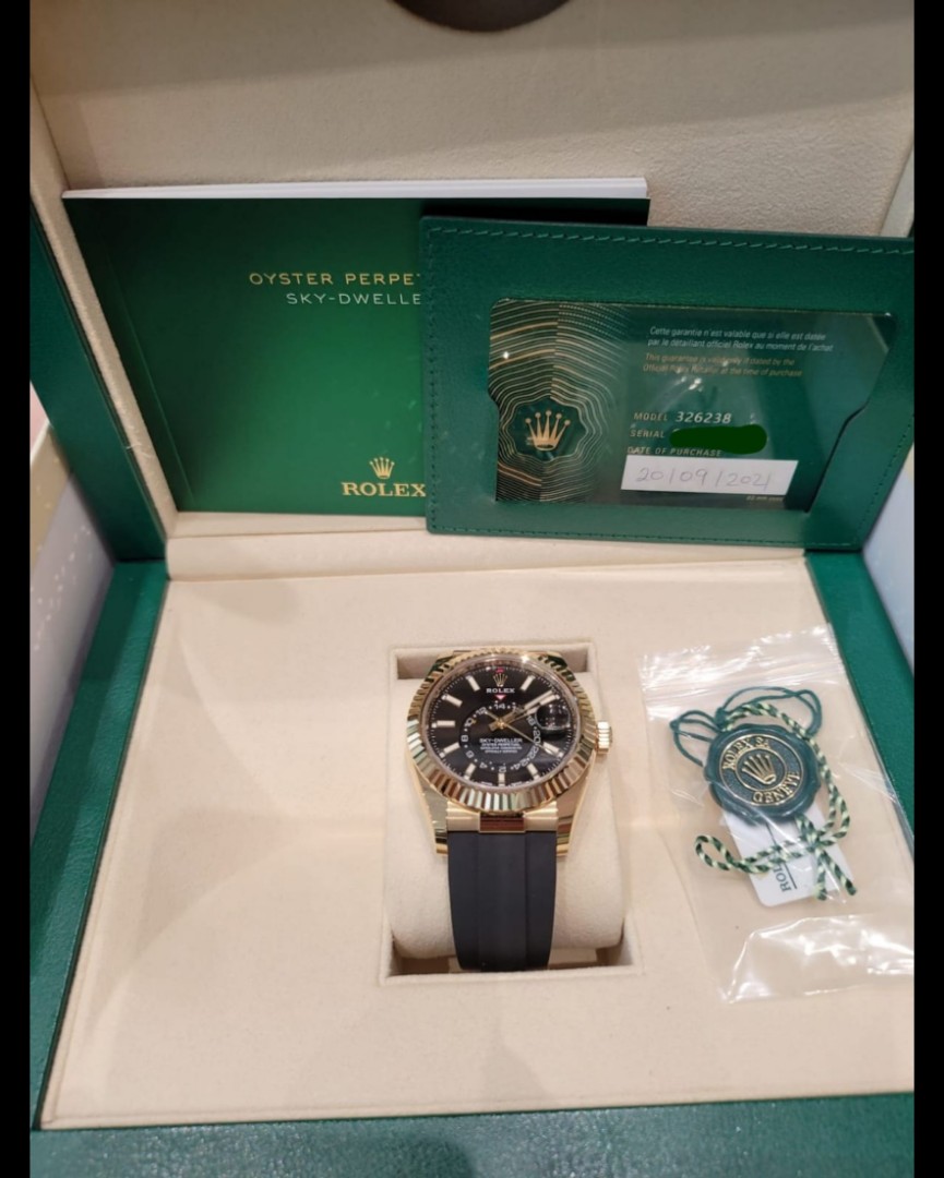 ROLEX Sky Dweller (Solid gold) dated 