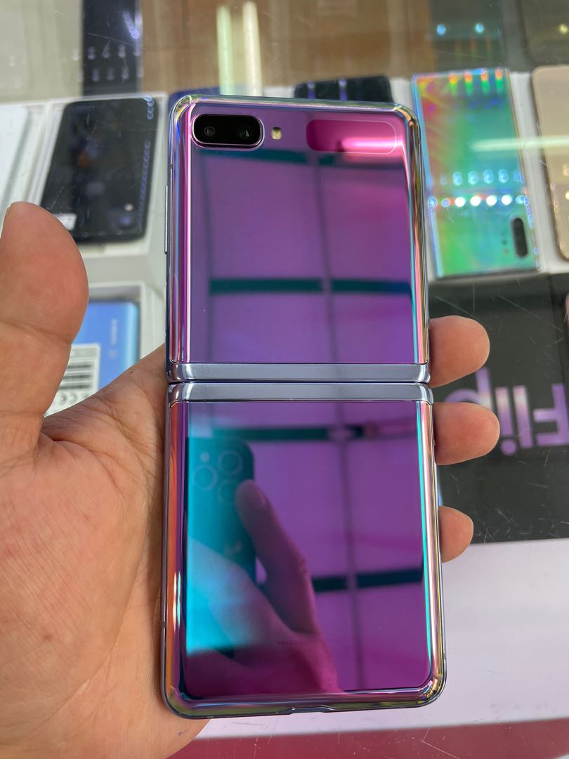 Samsung Z Flip 4G (Mirror Purple) Used, Mobile Phones & Gadgets, Mobile