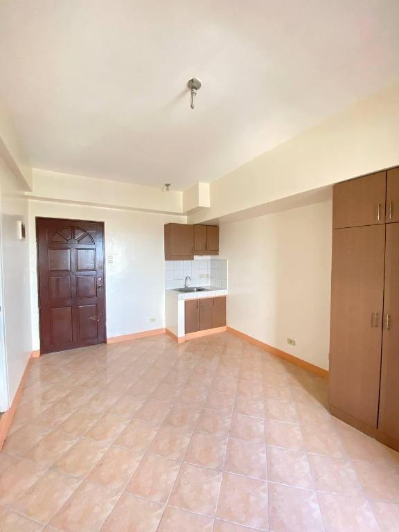 Studio w/ Balcony at The Manila Residences, near DLSUTaft, Property