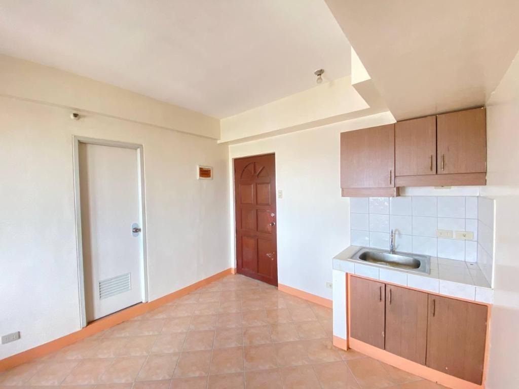 Studio w/ Balcony at The Manila Residences, near DLSUTaft, Property