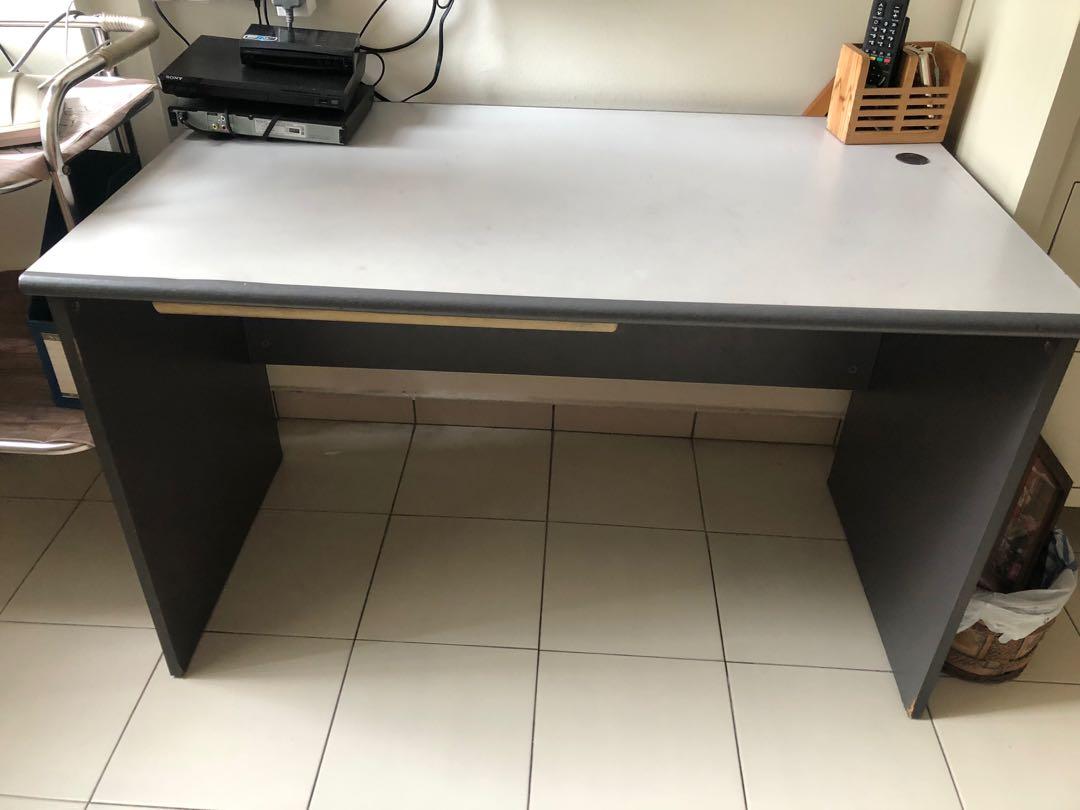 Study Table (Category: Tables & Sets) located in Singapore. Submitted by keendolphin_d5e944 (Listing ID 1146098129, Image 2). Description: Length- 118cm Depth-69 cm Height-71 cm .