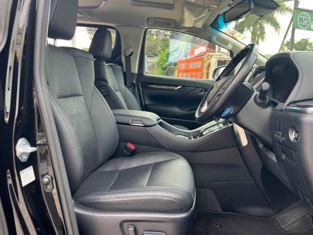 Toyota Alphard 350: Kemewahan dan Kenyamanan di Atas Jalan Raya
