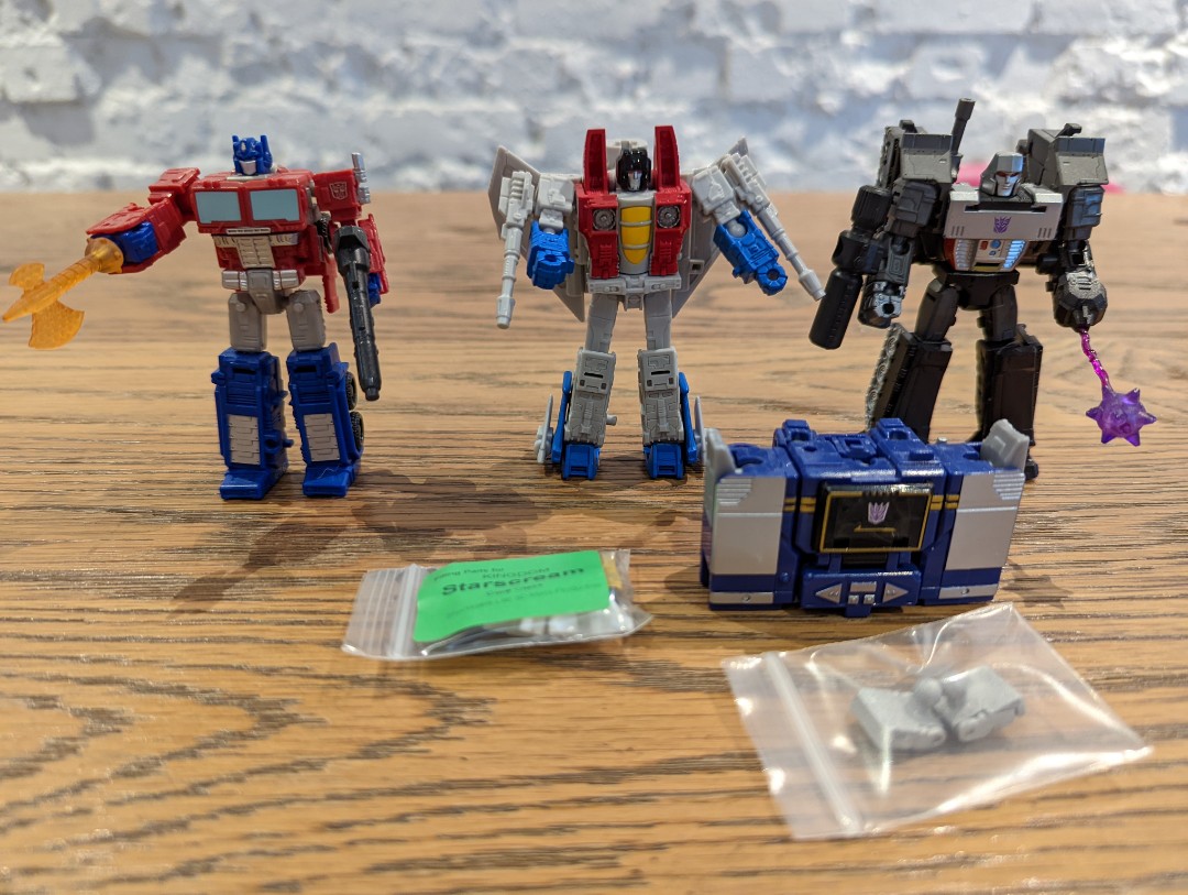 Transformers WFC Kingdom Core Class Optimus Prime Megatron Starscream