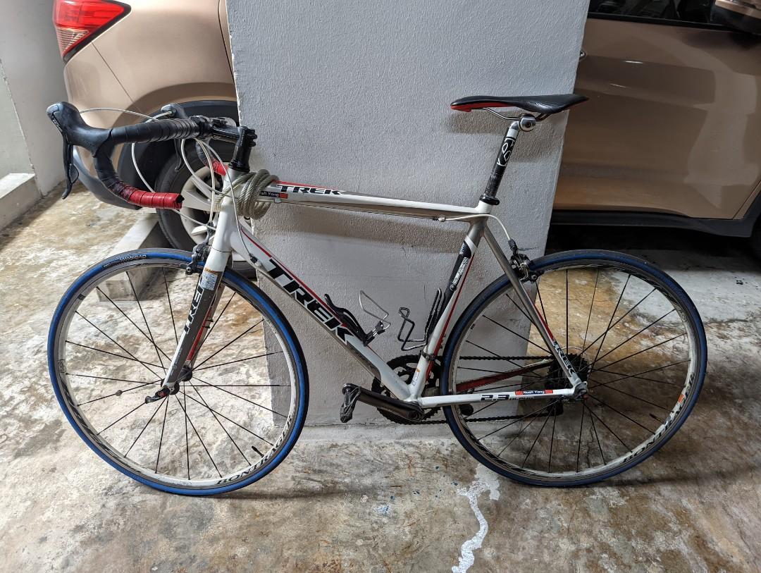 Trek Domane 2.3 58cm Road Bike, Sports 