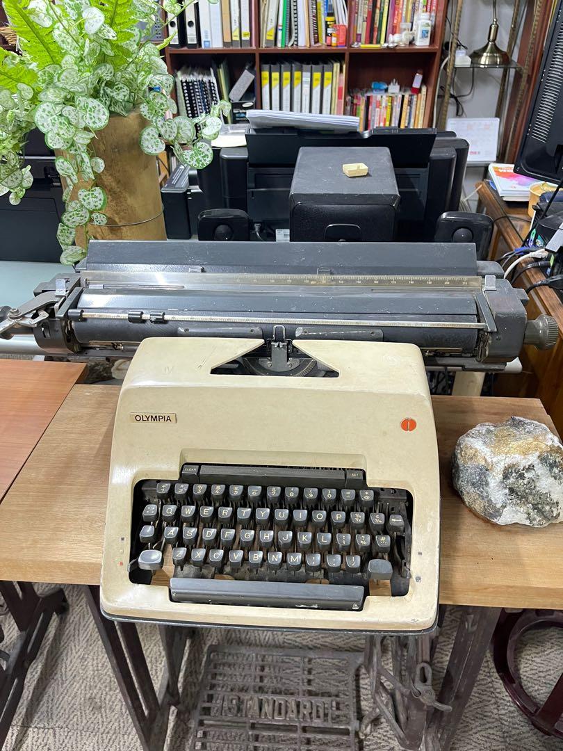 Typewriter display vantage home keyboard , Furniture & Home Living