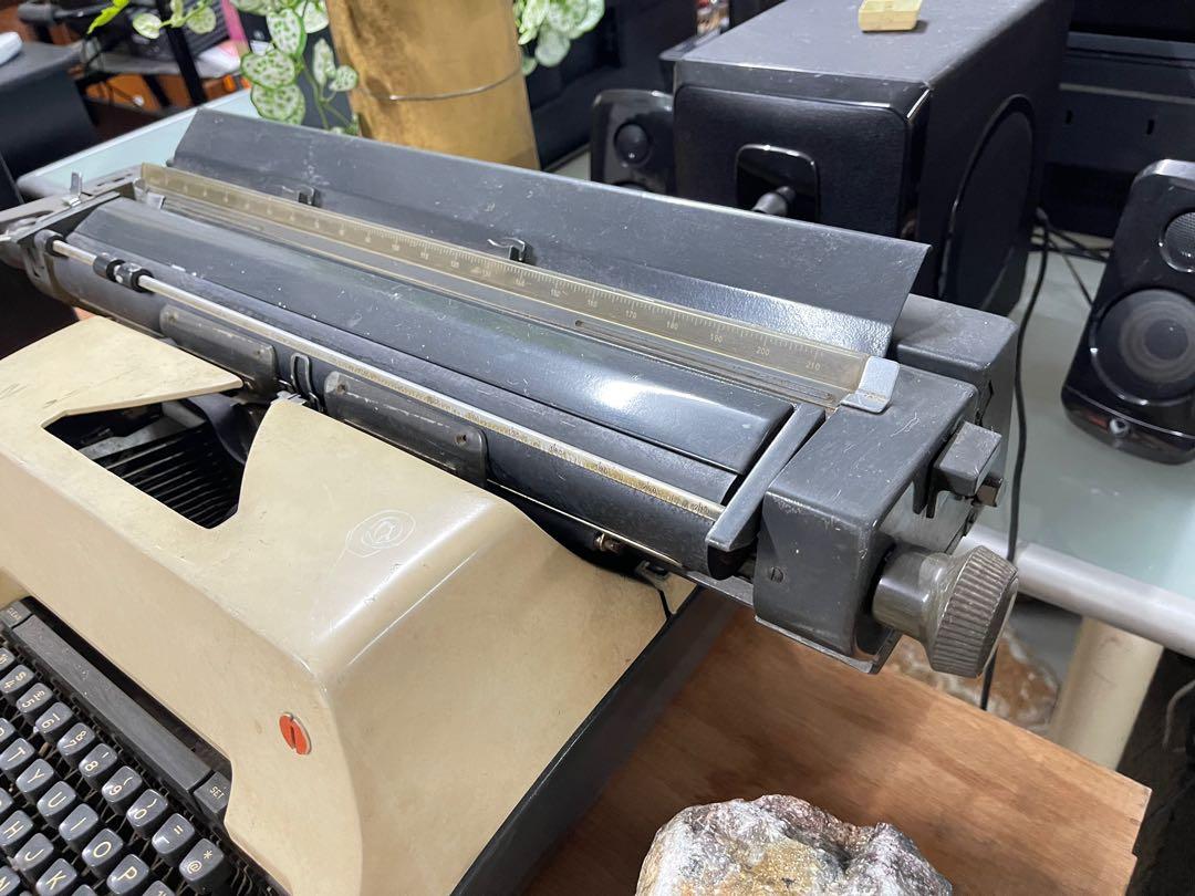 Typewriter display vantage home keyboard , Furniture & Home Living