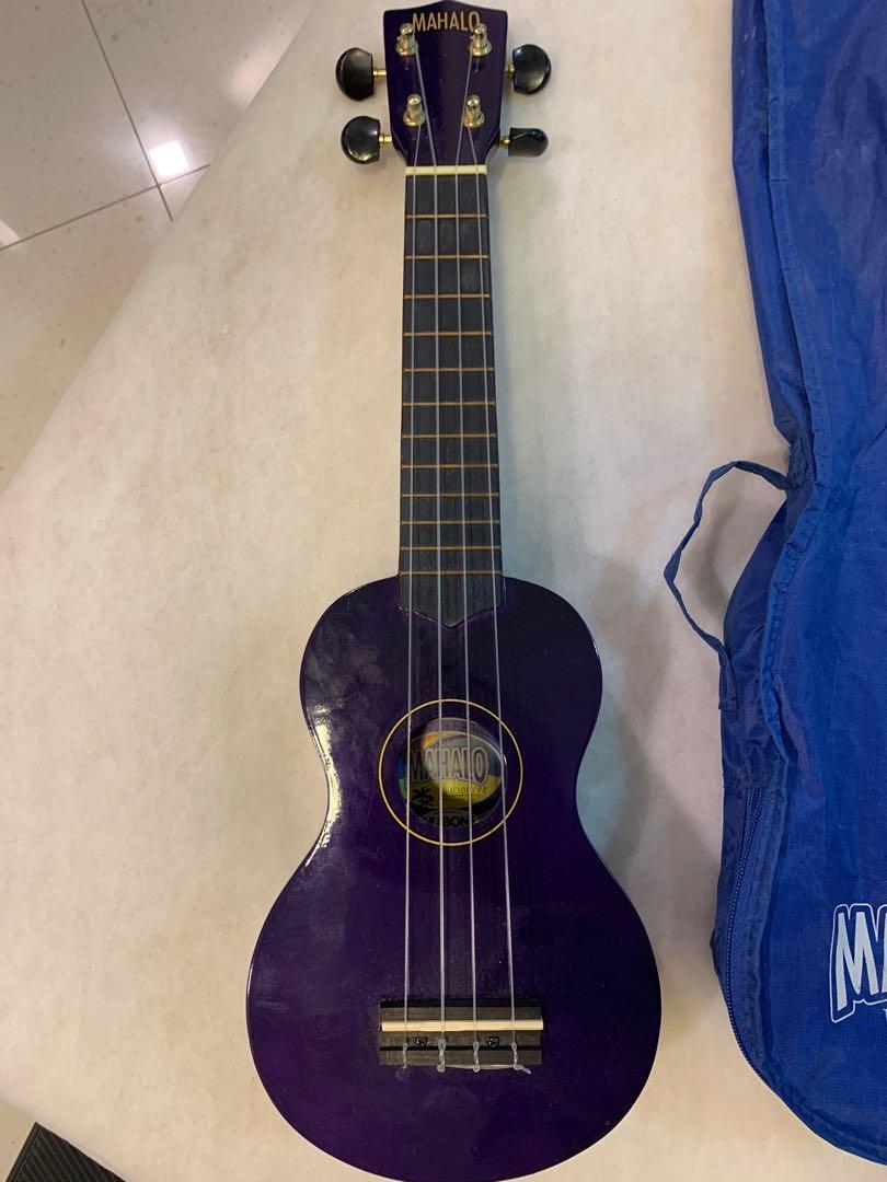 Ukulele Mahalo + carrying case, Hobbies & Toys, Music & Media