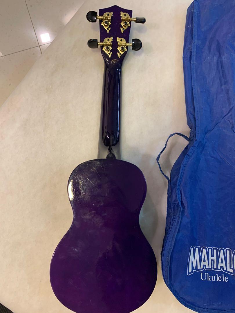 Ukulele Mahalo + carrying case, Hobbies & Toys, Music & Media