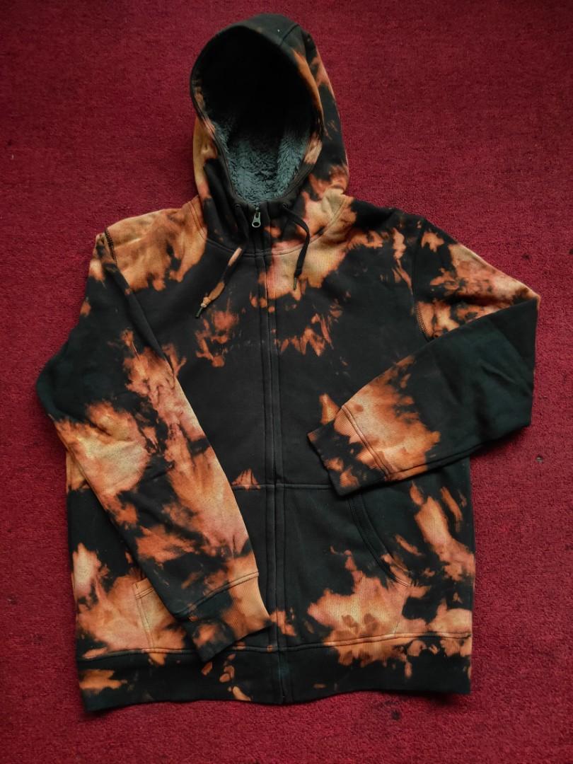 Uniqlo Custom Hoodie, Fesyen Pria, Pakaian , Baju Luaran di Carousell