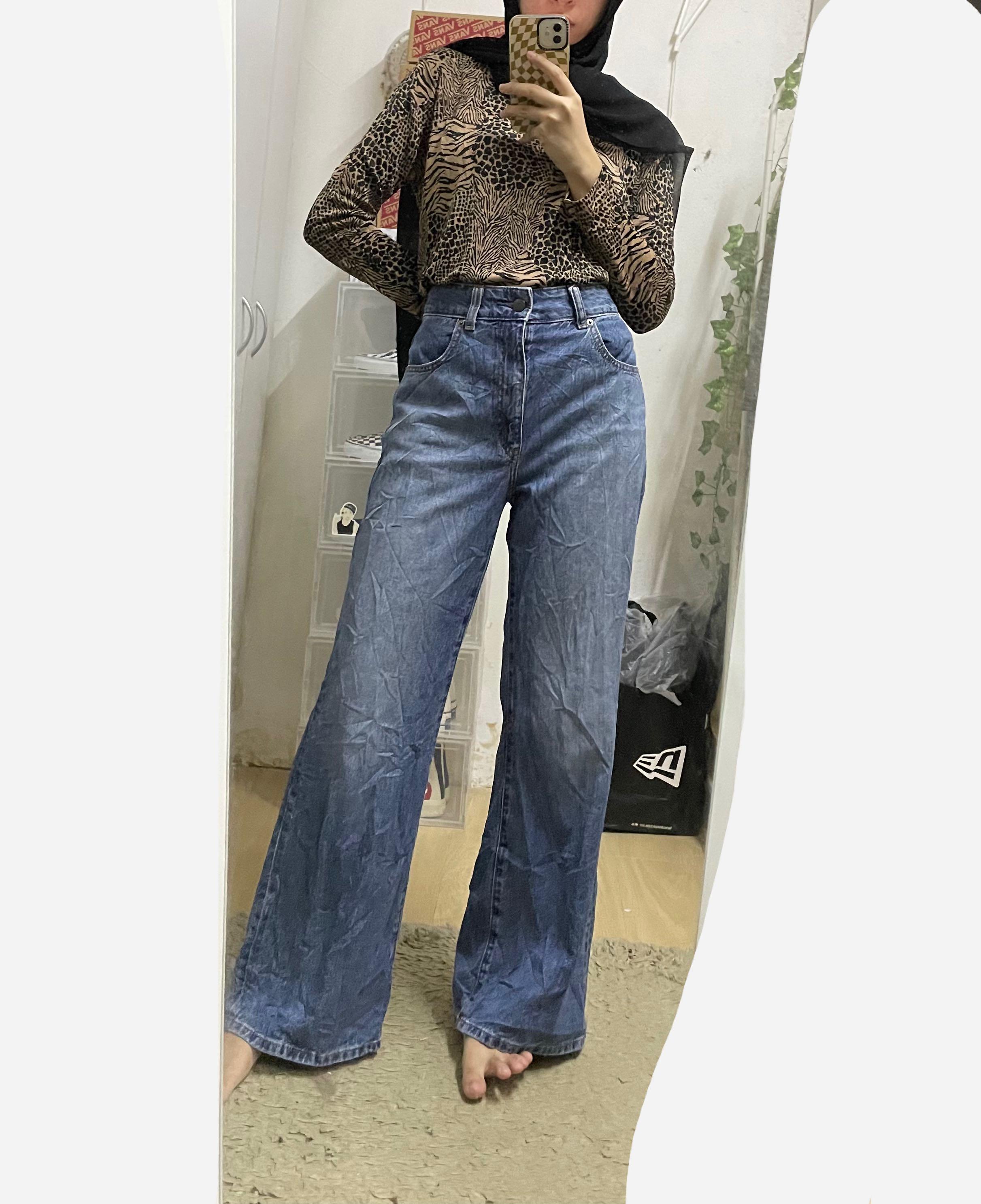 UNIQLO corduroy flare pants, Women's Fashion, Bottoms, Other Bottoms on  Carousell
