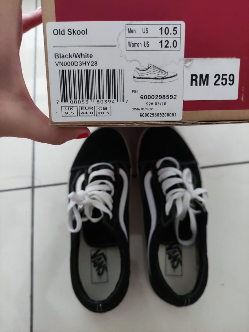 Vans Old Skool Sneakers in Black/White, VN000D3HY28 - Men 9/Wmn 10.5 /  Black