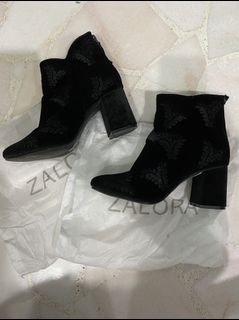 (Category: ) located in . Submitted by elektrawardrobe (Listing ID 1146007143, Image 1). Description: .