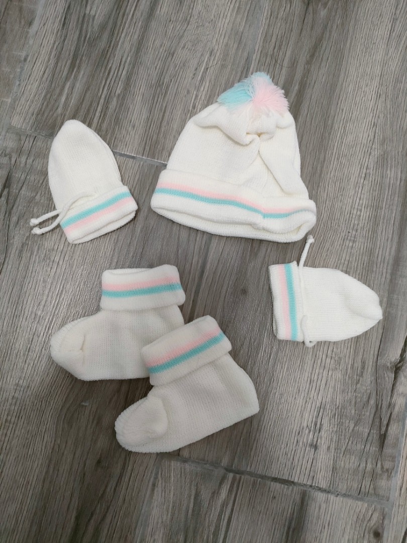 White Snowy Knitted Baby Caps Gloves Socks Set Newborn Gift For Baby Boy Baby Girl Babies Kids Babies Kids Fashion On Carousell