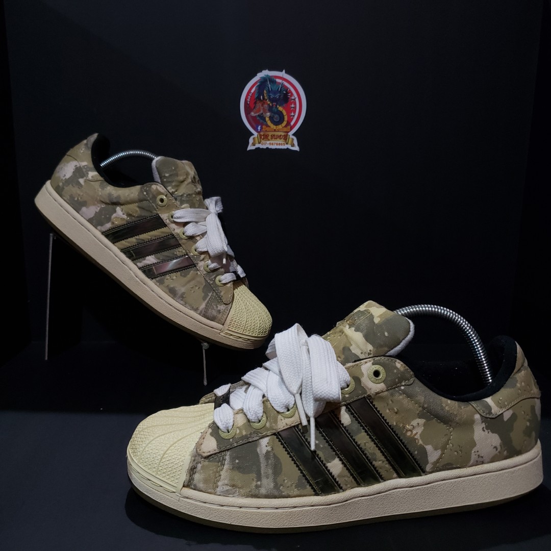 Adidas adicolor camo hot sale