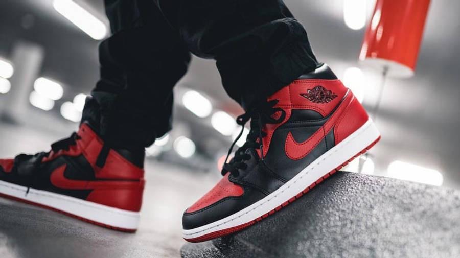 aj1 mid banned