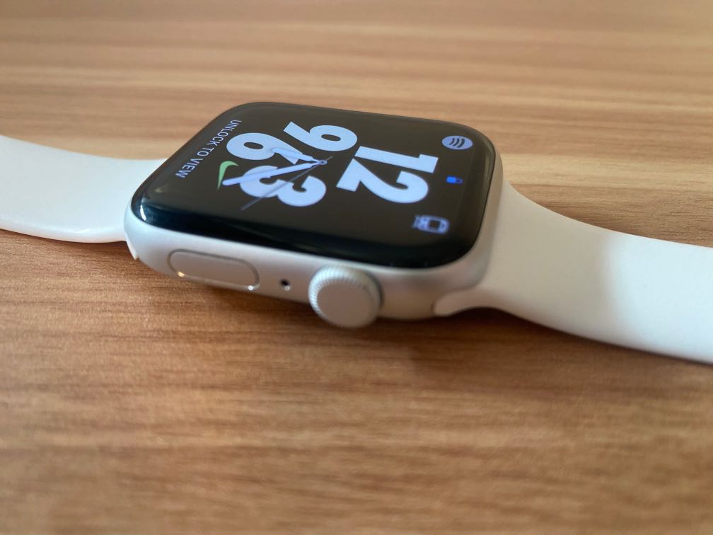 Apple Watch se 44mm 蘋果手錶SE 44毫米with two years Apple care全套配件加收據????, 手提電話,  智能穿戴裝置及智能手錶- Carousell