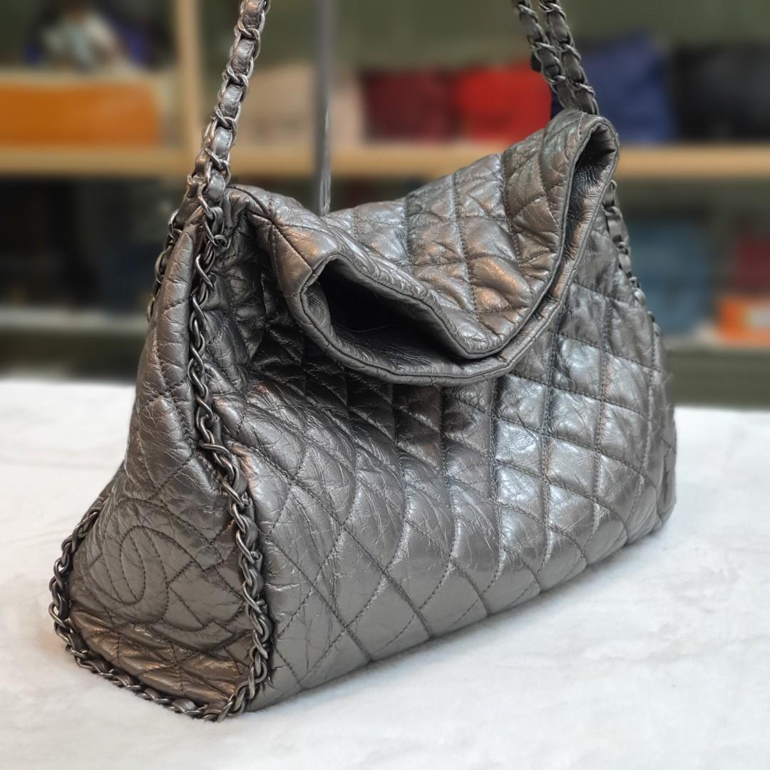 Chanel Hobo Bag 2022, Women's Fashion, Bags & Wallets