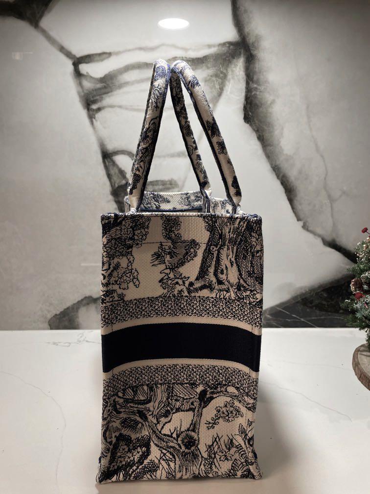 Toile de jouy dior on sale book tote