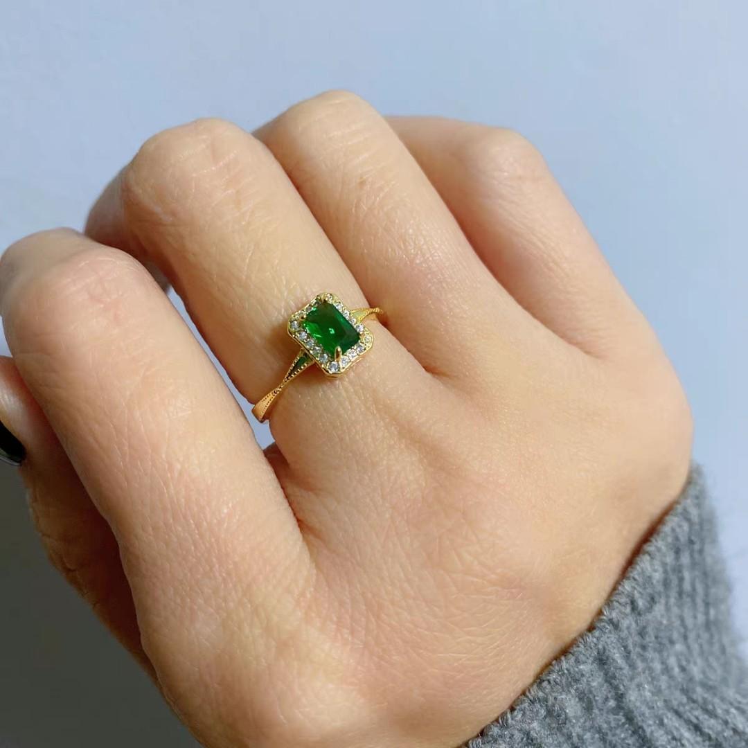Gold plated 18k western style French retro emerald zirconium