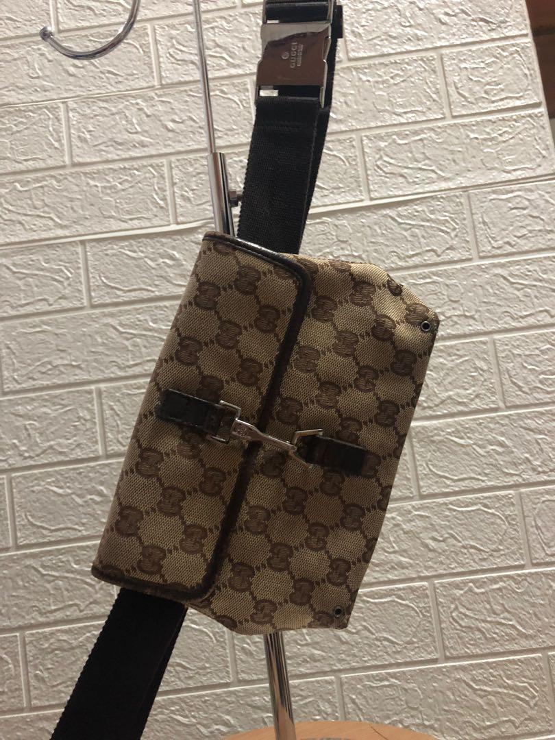 Gucci belt bag body bag (Category: Luxury Bags & Wallets) located in Imus. Submitted by shadracula (Listing ID 1146279224, Image 2). Description: Legit gucci belt bag With code From Japan See pics to appreciate With minimal flaws, acceptable imperfections .