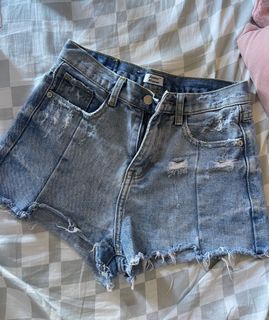 (Category: ) located in . Submitted by theelle_ (Listing ID 1146203369, Image 1). Description: .