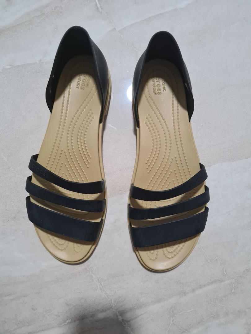 Iconic crocs comfort, Women's Fashion, Footwear, Sandals on Carousell