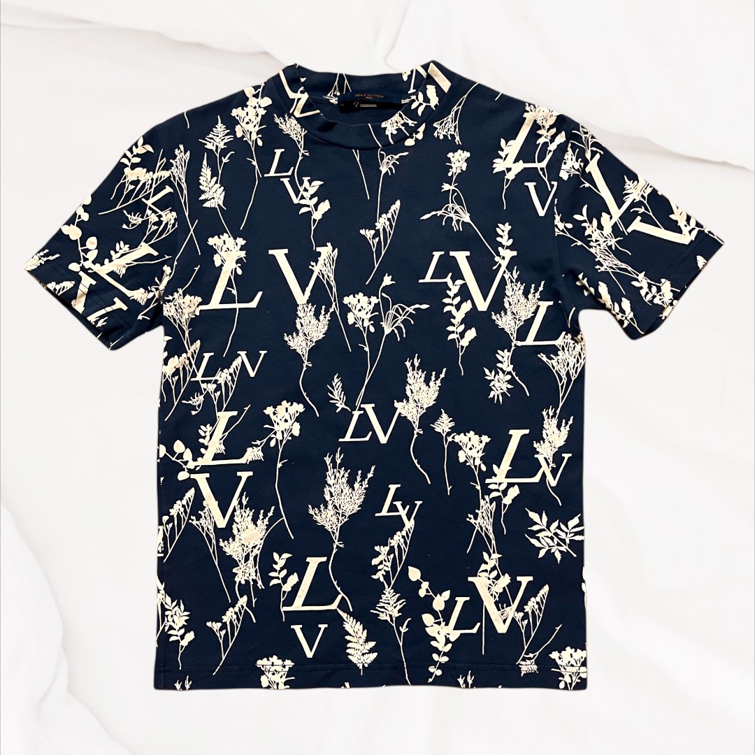 Tshirt Louis Vuitton Leaf Discharge  TheLuxe