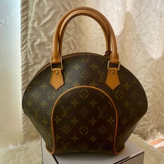 (Category: ) located in . Submitted by kmgoodfinds (Listing ID 1146211327, Image 1). Description: .