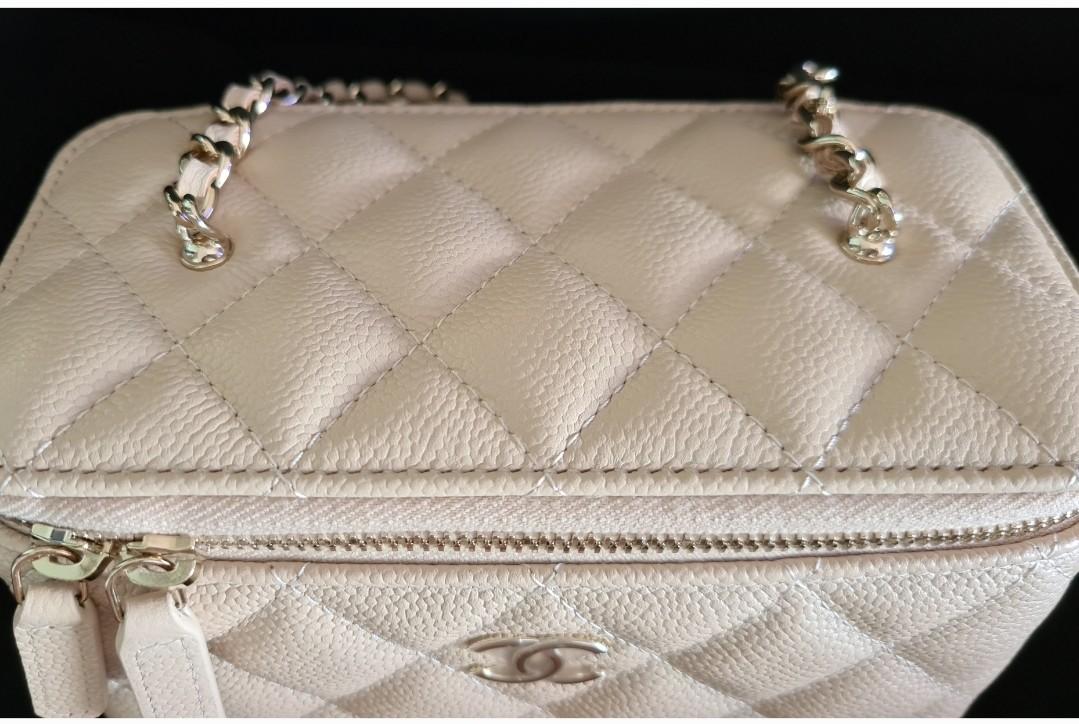 NEW* 22P Chanel - BEIGE Vanity with CC chain and mirror caviar, Luxury, Bags  & Wallets on Carousell