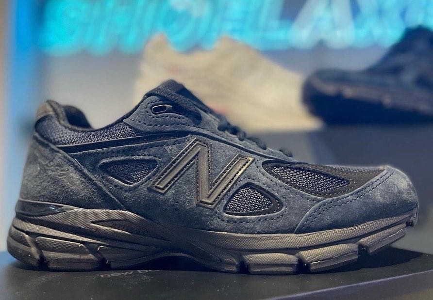 New Balance 990 V4 JJJJound, 男裝, 鞋, 波鞋- Carousell