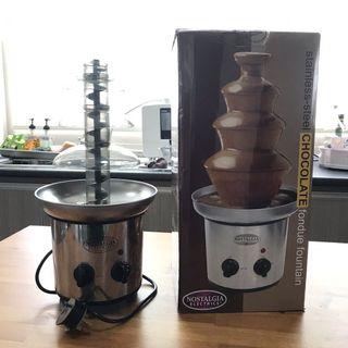 Nostalgia Electrics - 4-Tier Chocolate fondue fountain