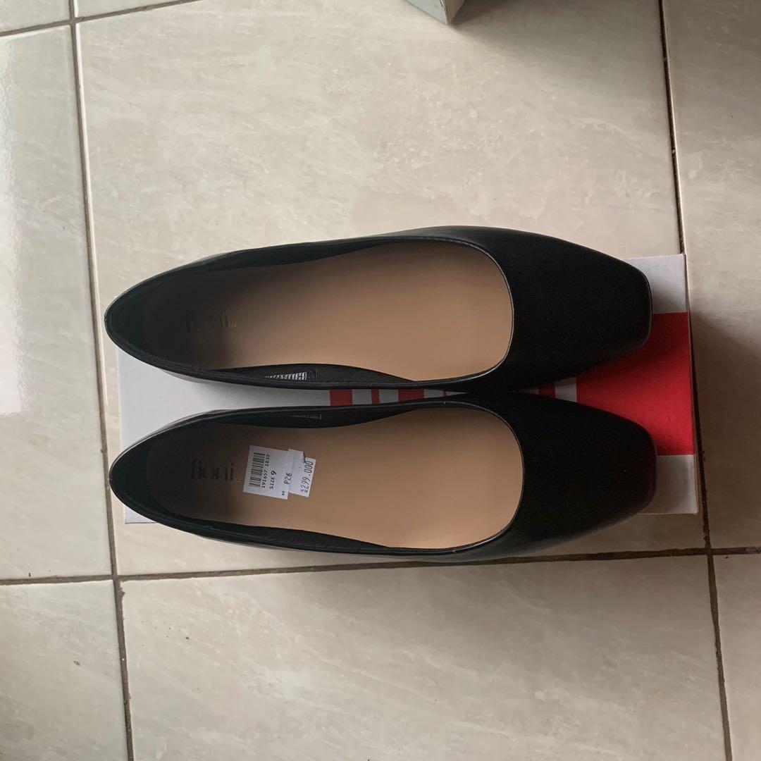 Fioni shoes black flats sales