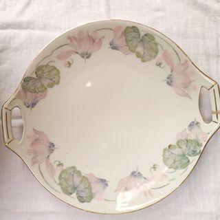 Piring Cantik Serving Plate