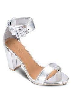 Y2K CHUNKY RUBI SILVER HEELS (SAN FRAN) ₱1500