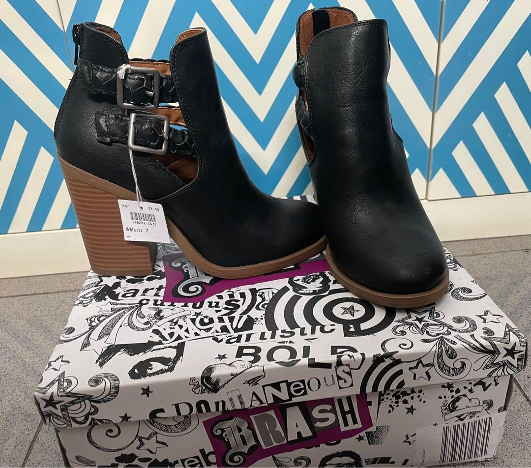 Sepatu hot sale boots payless