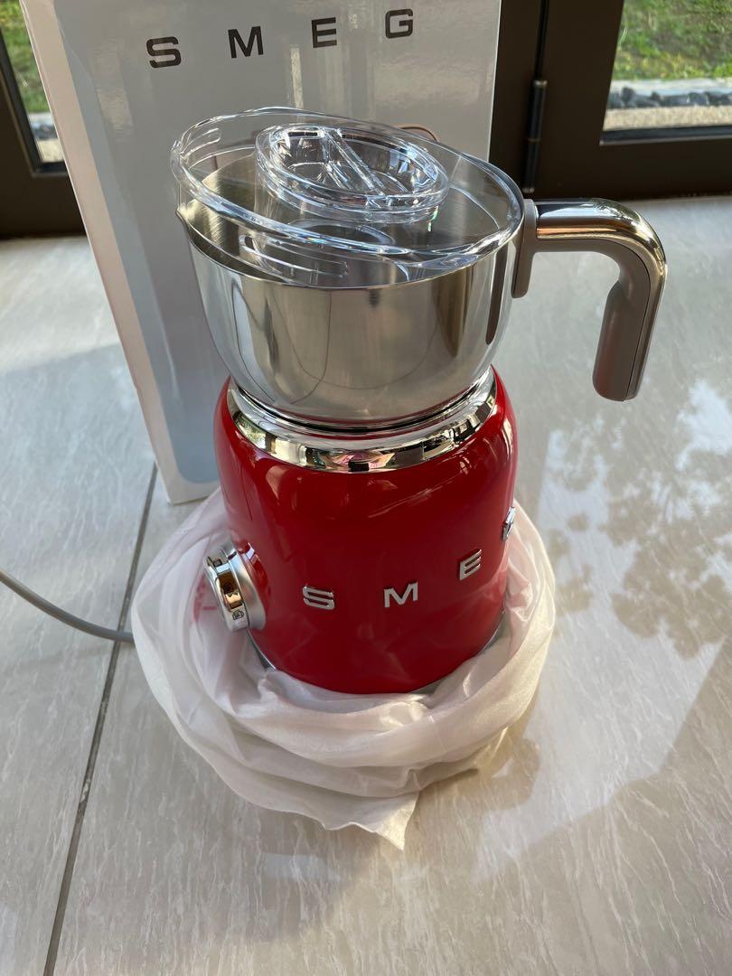 https://media.karousell.com/media/photos/products/2022/2/28/smeg_milk_frother_red_1646036666_4ee8afc8_progressive.jpg