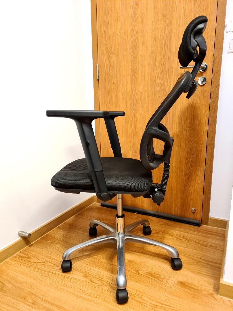 UMD Office Chair, Furniture & Home Living, Furniture, Chairs on Carousell