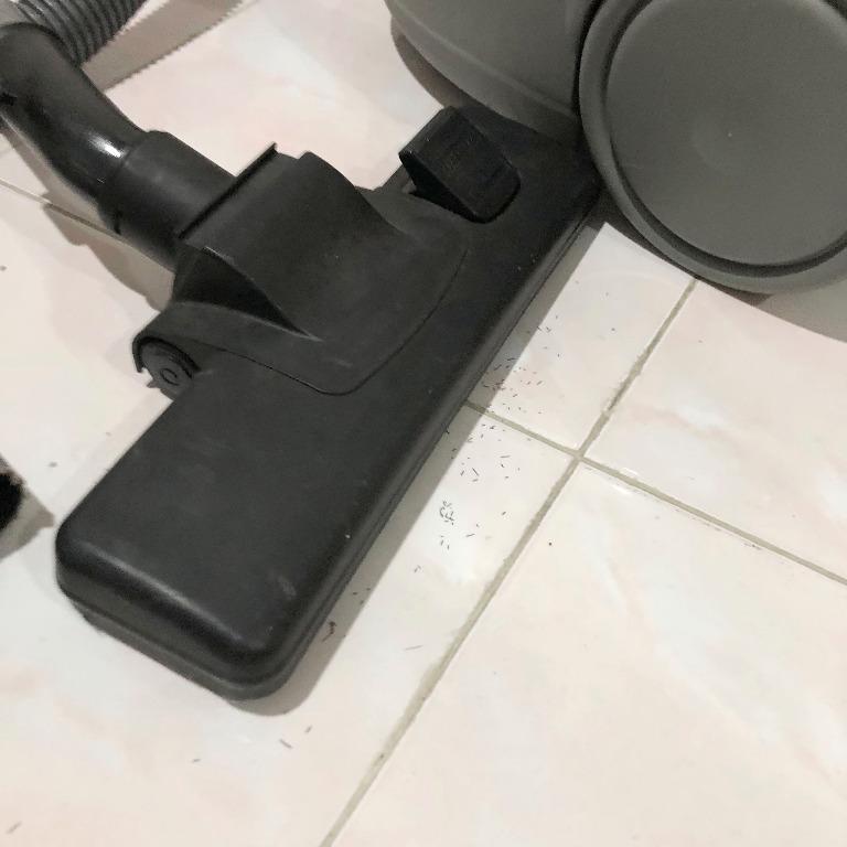 Vacuum Cleaner Elba EV2901 (PENANG ONLY), TV & Home Appliances, Vacuum