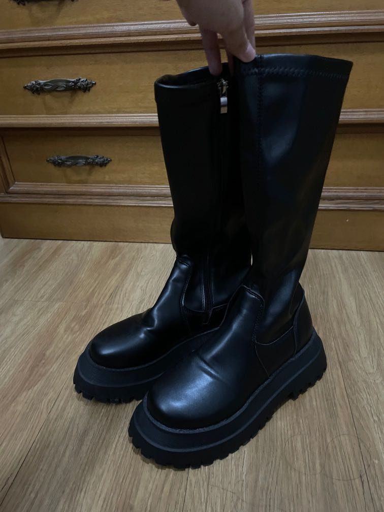 Y2k Boots, Women's Fashion, Footwear, Boots on Carousell