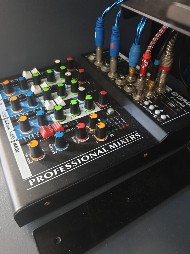 Yamaha Mixer F4 USB, Audio, Other Audio Equipment on Carousell