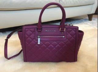 AUTHENTIC MICHEAL KORS  HANDBAG 💯