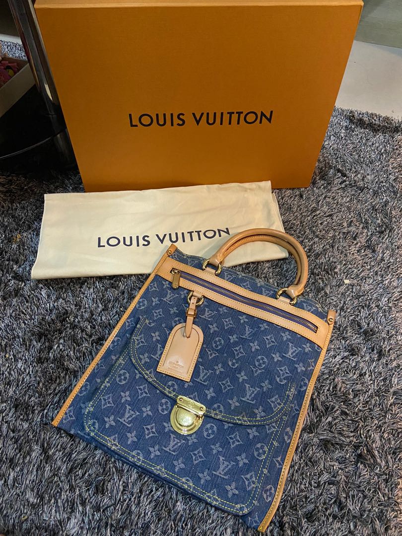 IM SO DONE WITH MERCARI SO I PURCHASE A LOUIS VUITTON BAG RECENTLY ITS WAS  AUTHENTICATED THREW REALAUTHENTICATORS THATS THE ONLY REASON I PURCHASE  YESTURDAY I TRYED RESELLING THE BAG AND HAD