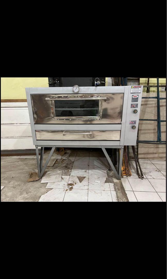 baking oven gas (Category: Ovens & Toasters) located in Makati City. Submitted by tinajuancho (Listing ID 1141461595, Image 2). Description: 12 tray oven brand new po.
