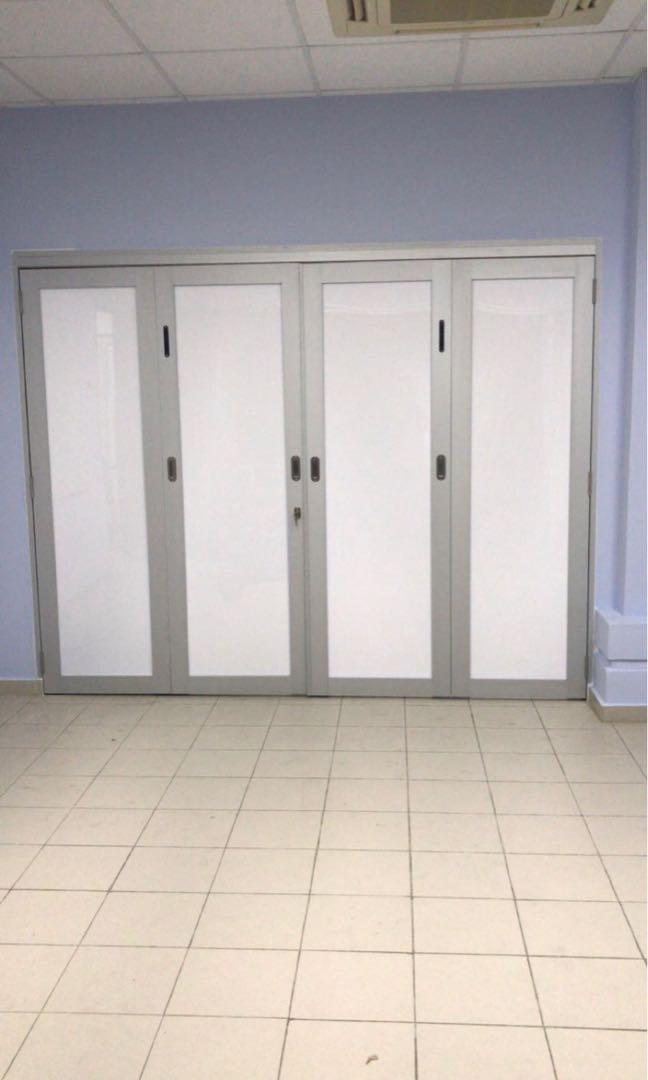Bifold door62863078510081111