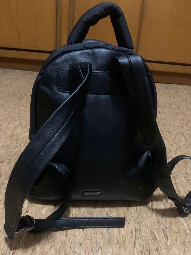 Call it Spring Bag Pack (Category: Backpacks) located in Quezon City. Submitted by carousel1675 (Listing ID 1141347438, Image 2). Description: In very good condition. I ship via LBC care of buyer. payment can be Gcash/ BPI / BDO 12.5” length width is 11” .