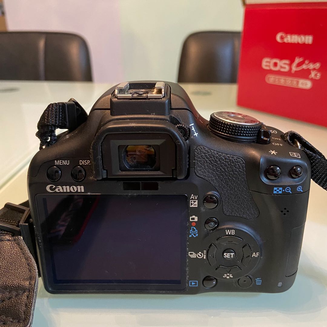 Canon EOS Kiss X3 + EF-S 18-55mm II USM動作 - デジタルカメラ