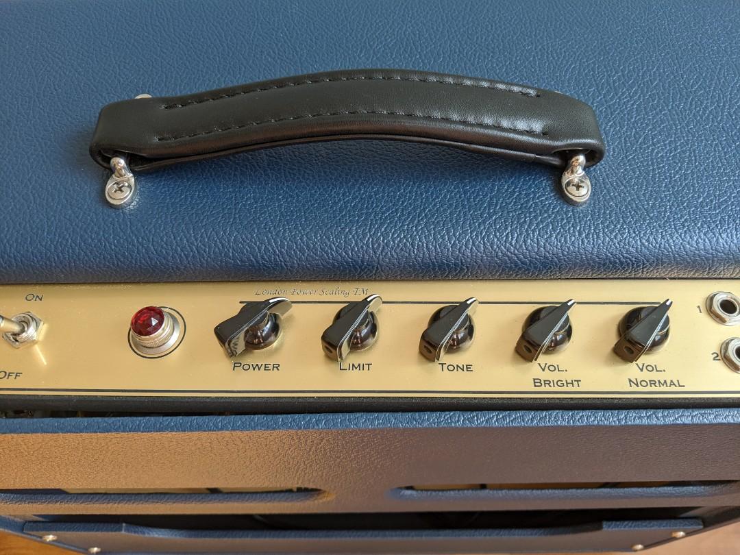 Carl's Custom Amps Classic 5E3 Tweed Deluxe electric guitar tube amplifier with London Power